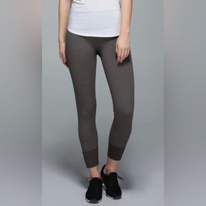 Lululemon Ebb To Street Pant in Heathered Wren (Size 6)